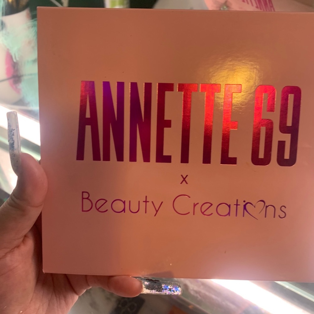 Annette69 Eyeshadow Palette